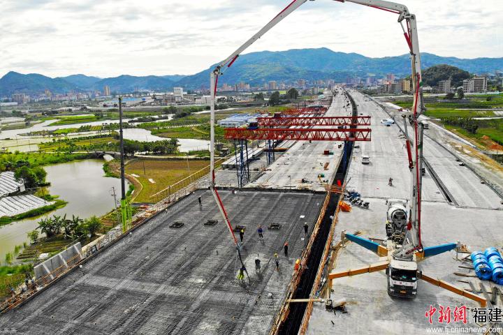 福州国道g316项目全线预制箱梁全部架设完成