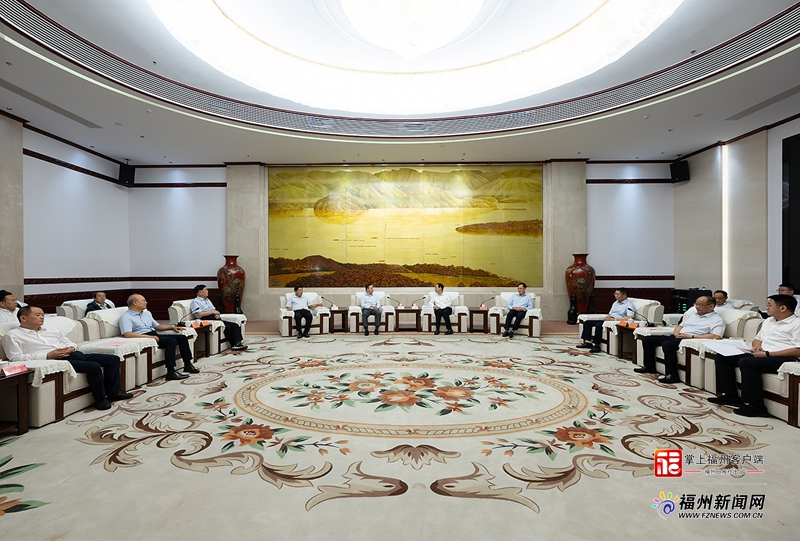 林宝金陈冬与出席福耀科技大学第一届理事会的嘉宾座谈