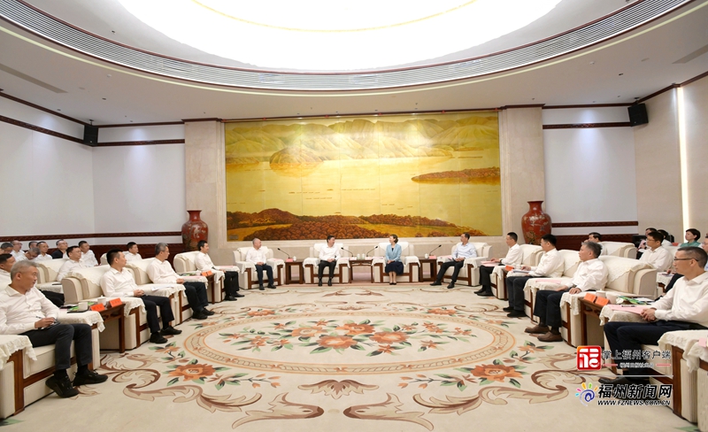 郭宁宁吴贤德与海口市党政代表团座谈交流