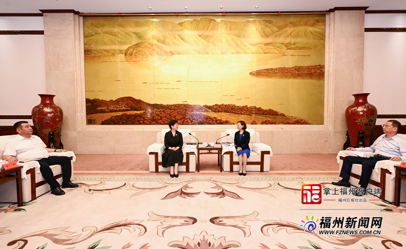 郭宁宁吴贤德与阿拉善盟党政代表团座谈交流