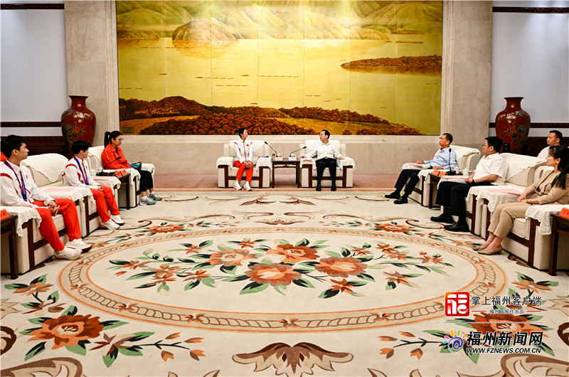 林宝金吴贤德与第19届亚运会我市获奖运动员代表及输送教练员座谈