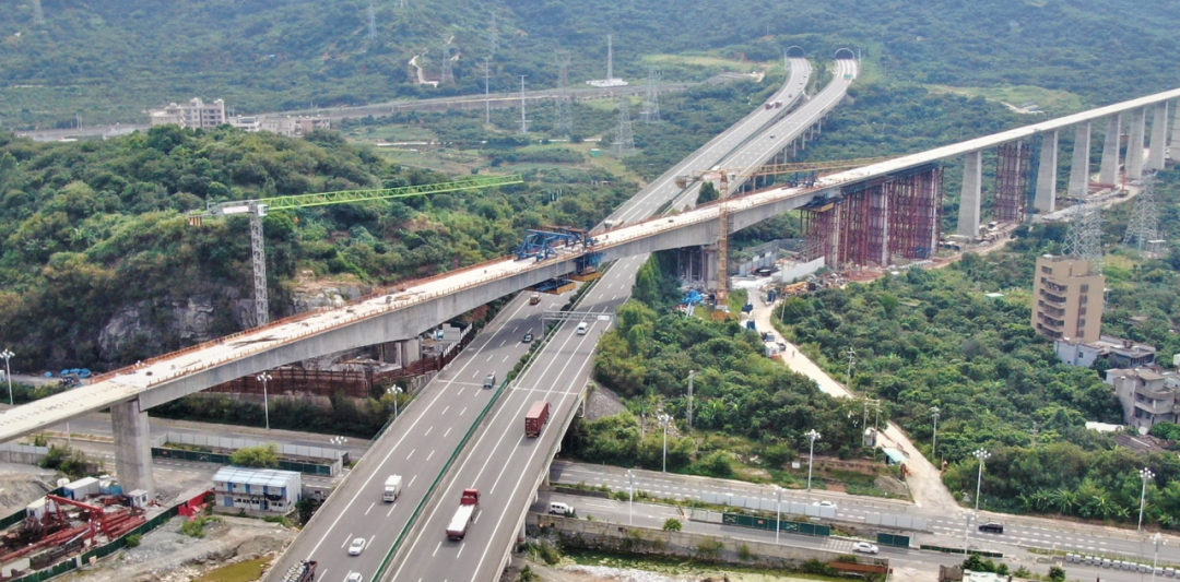 滨海快线跨福州绕城高速连续梁顺利合龙