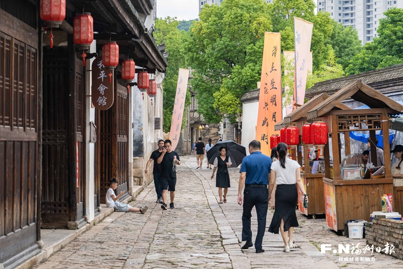 长乐：潮头登高再击桨 无边胜景在前头