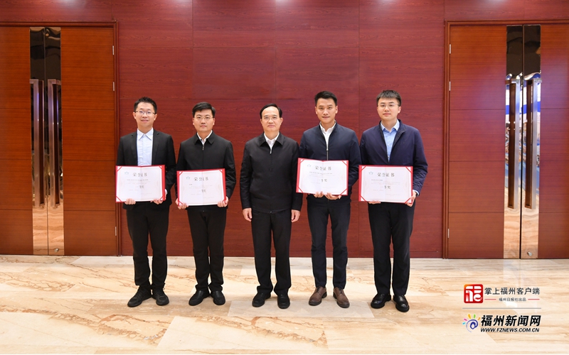 林宝金主持召开2023年引进生新春座谈会