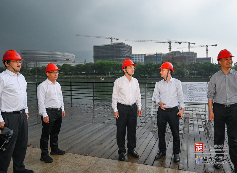 林宝金带队开展“河长日”暨“护河爱水、清洁家园”活动