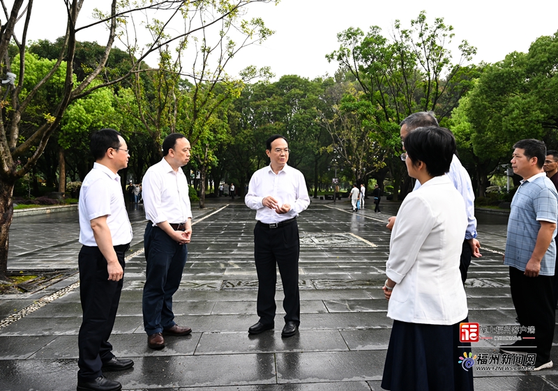 林宝金带队开展“河长日”暨“护河爱水、清洁家园”活动
