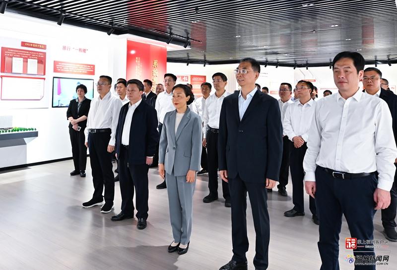 市委深入贯彻中央八项规定精神学习教育读书班举行
