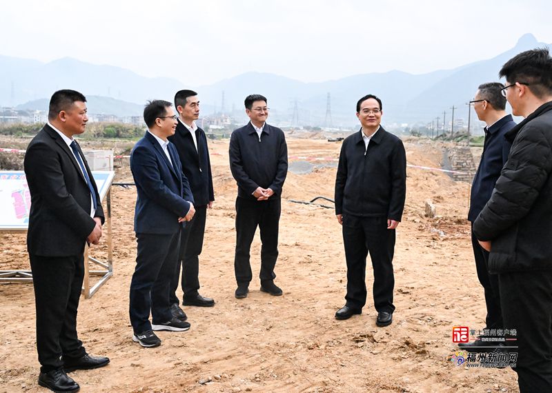 ​林宝金赴东南汽车城调研，慰问春节假期不停工不停产企业