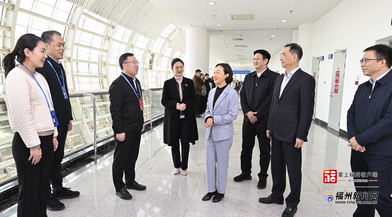 省市领导看望慰问第二届中国侨智发展大会工作人员