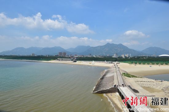 端午假期掀起滨海旅游热 福州下沙“火出圈”