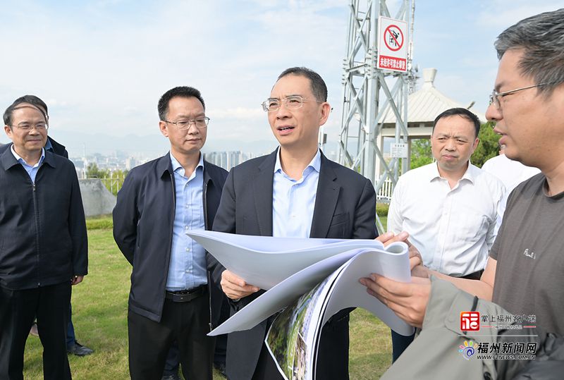 吴贤德在城区调研城市品质提升工作