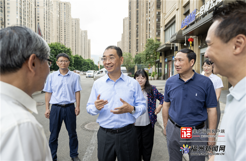 吴贤德走访慰问在榕海峡两岸人才