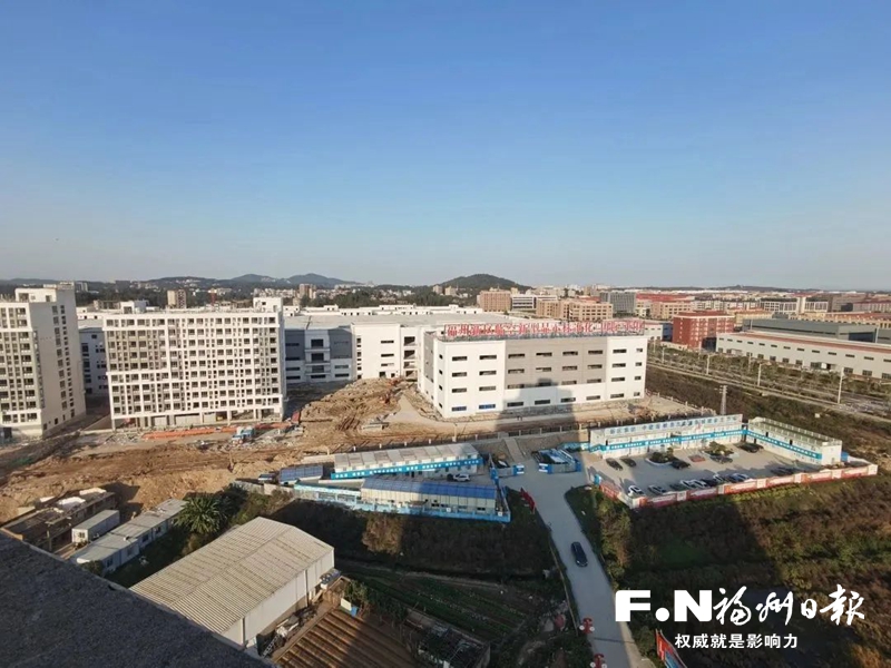 福美显材贴合项目主体封顶