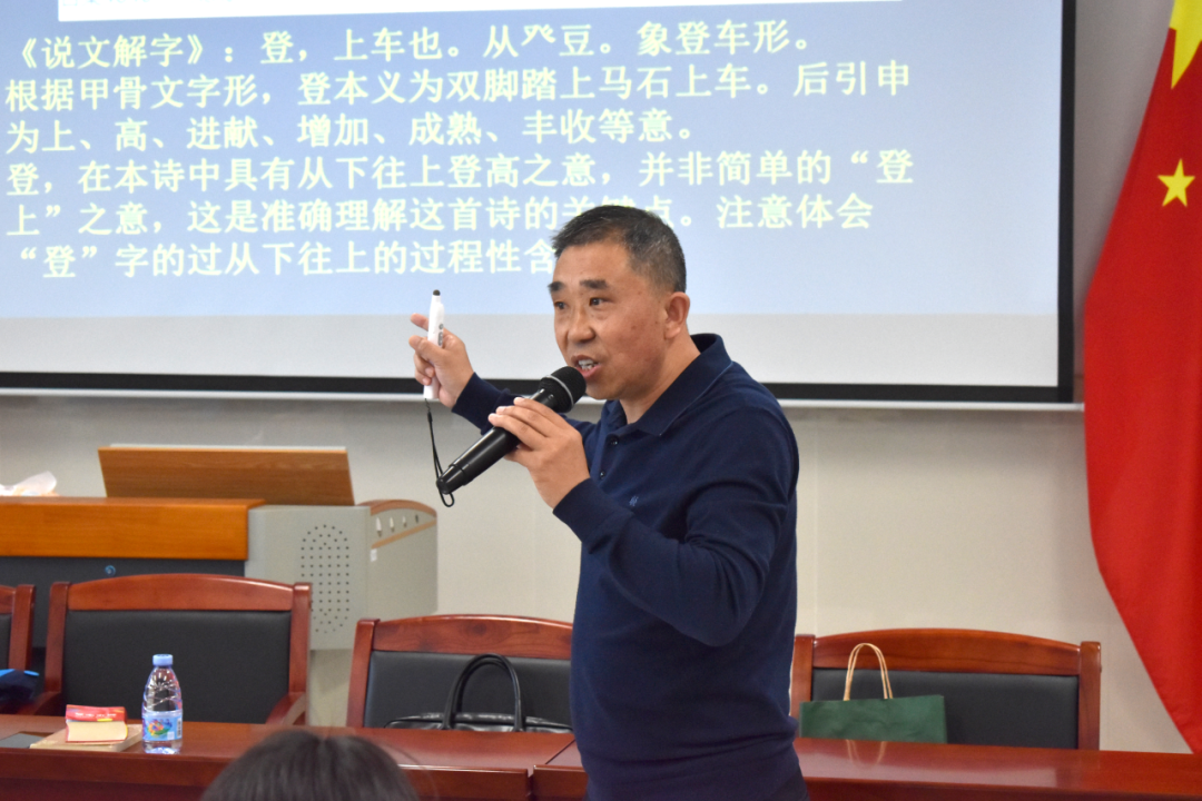 大手拉小手 莘莘学子放眼看新区