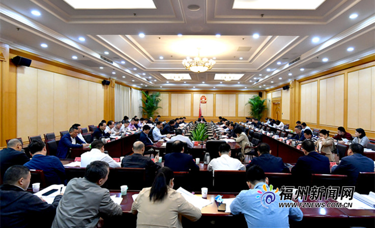 市政府召开常务会议