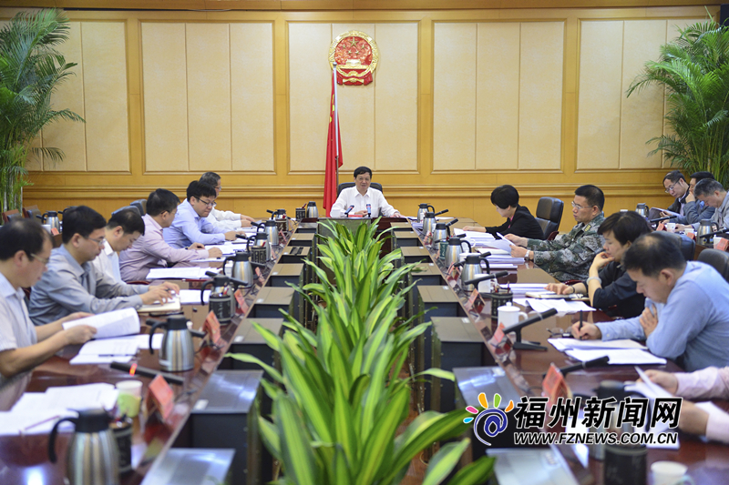 市政府召开常务会议
