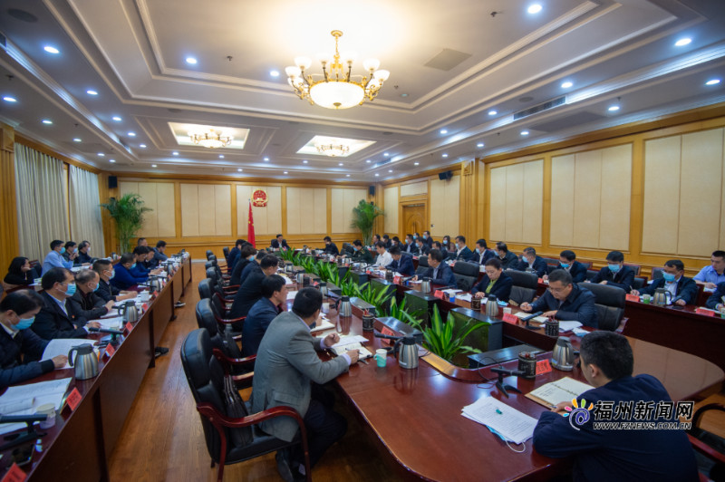 市政府召开常务会议