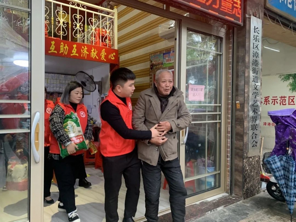 真的很暖心！滨海新城有家超市一直在做这件事......