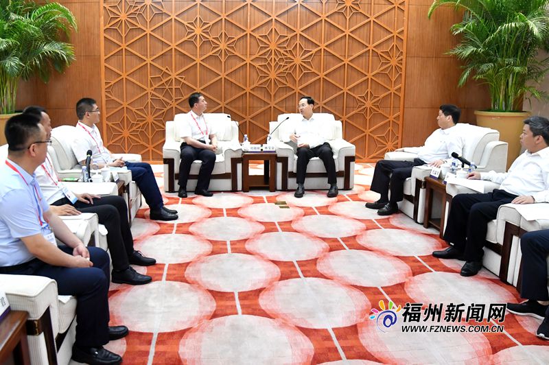 林宝金与新疆奇台县党政代表团座谈交流