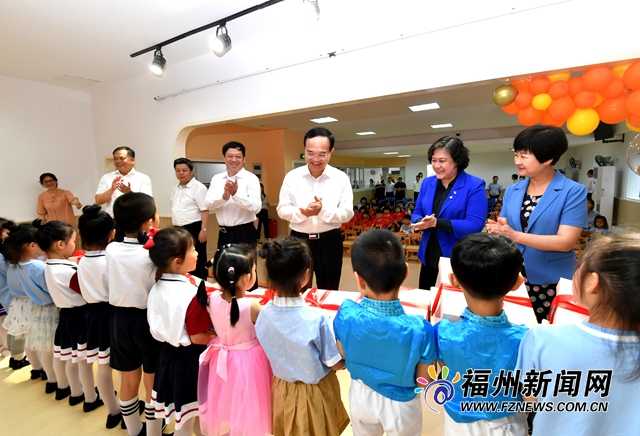 林宝金尤猛军参加“六一”儿童节庆祝活动 寄语全市少年儿童