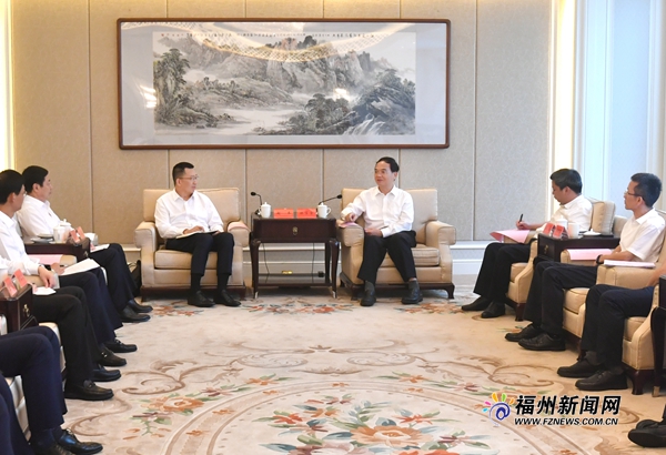 林宝金与厦门航空公司客人座谈