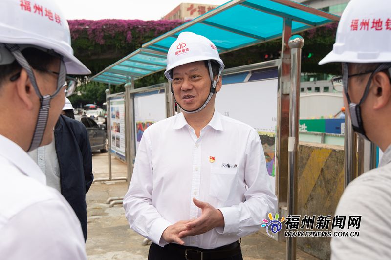市领导检查国庆中秋节前安全生产工作