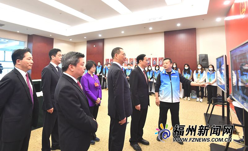 林宝金吴贤德张忠刘卓群看望慰问市两会工作人员