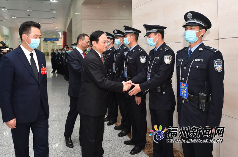 林宝金吴贤德张忠刘卓群看望慰问市两会工作人员