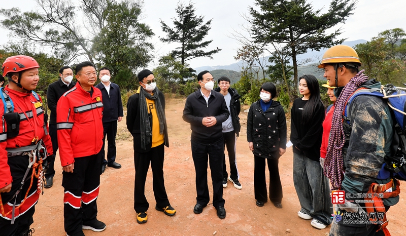 林宝金慰问电影《你是我的英雄》剧组