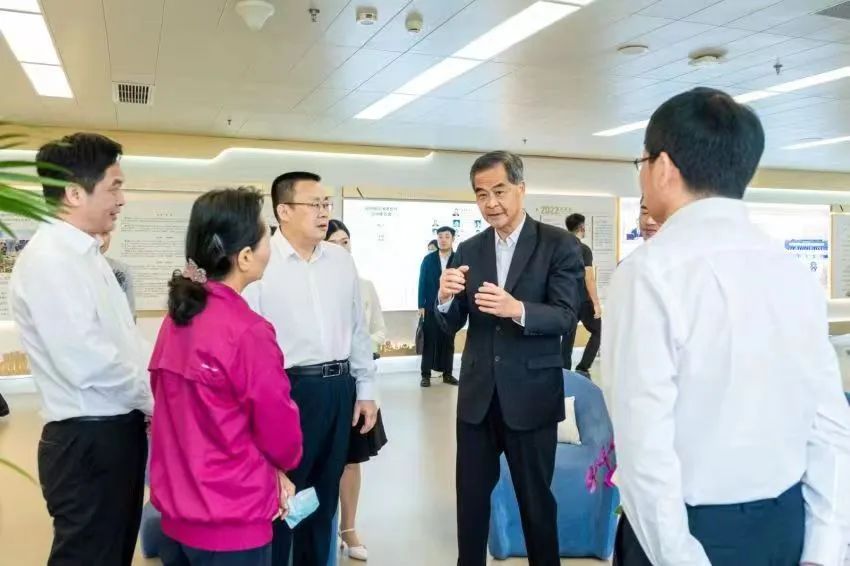 梁振英率团来福州新区考察闽港合作