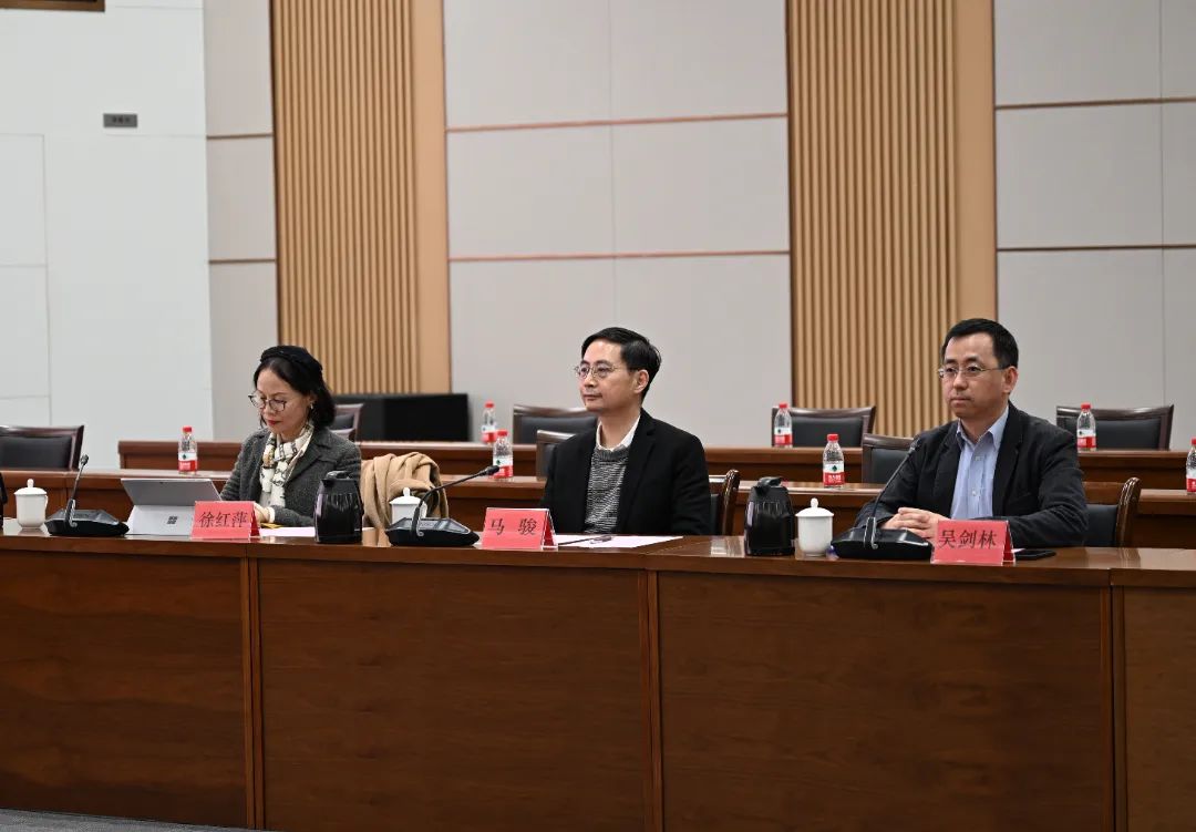 闽港合作咨询委员会金融小组港方代表一行来福州新区考察