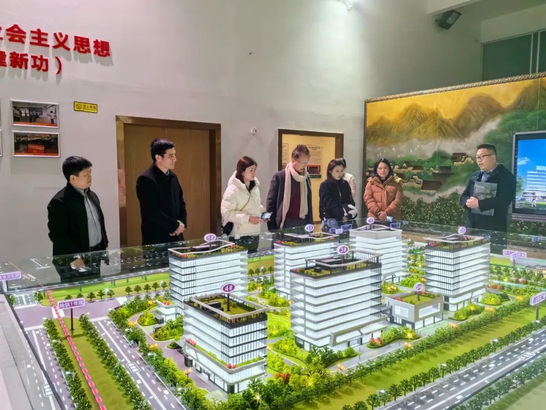 香港中华厂商联合会常务董事王象志一行赴福州新区考察调研