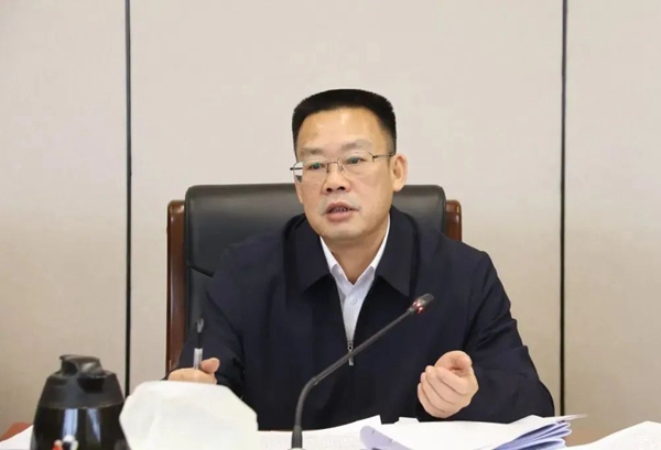 福州新区党工委召开理论学习中心组学习（扩大）会议